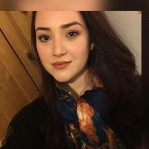 Meet your Posher, Paola